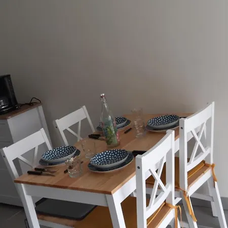 Au Bord De La Et De La Foret