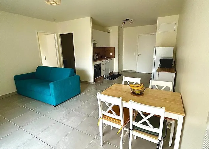 Au Bord De La Et De La Foret *