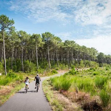 Au Bord De La Et De La Foret شقة